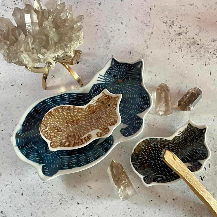 Large Indigo Cat Ceramic Dish